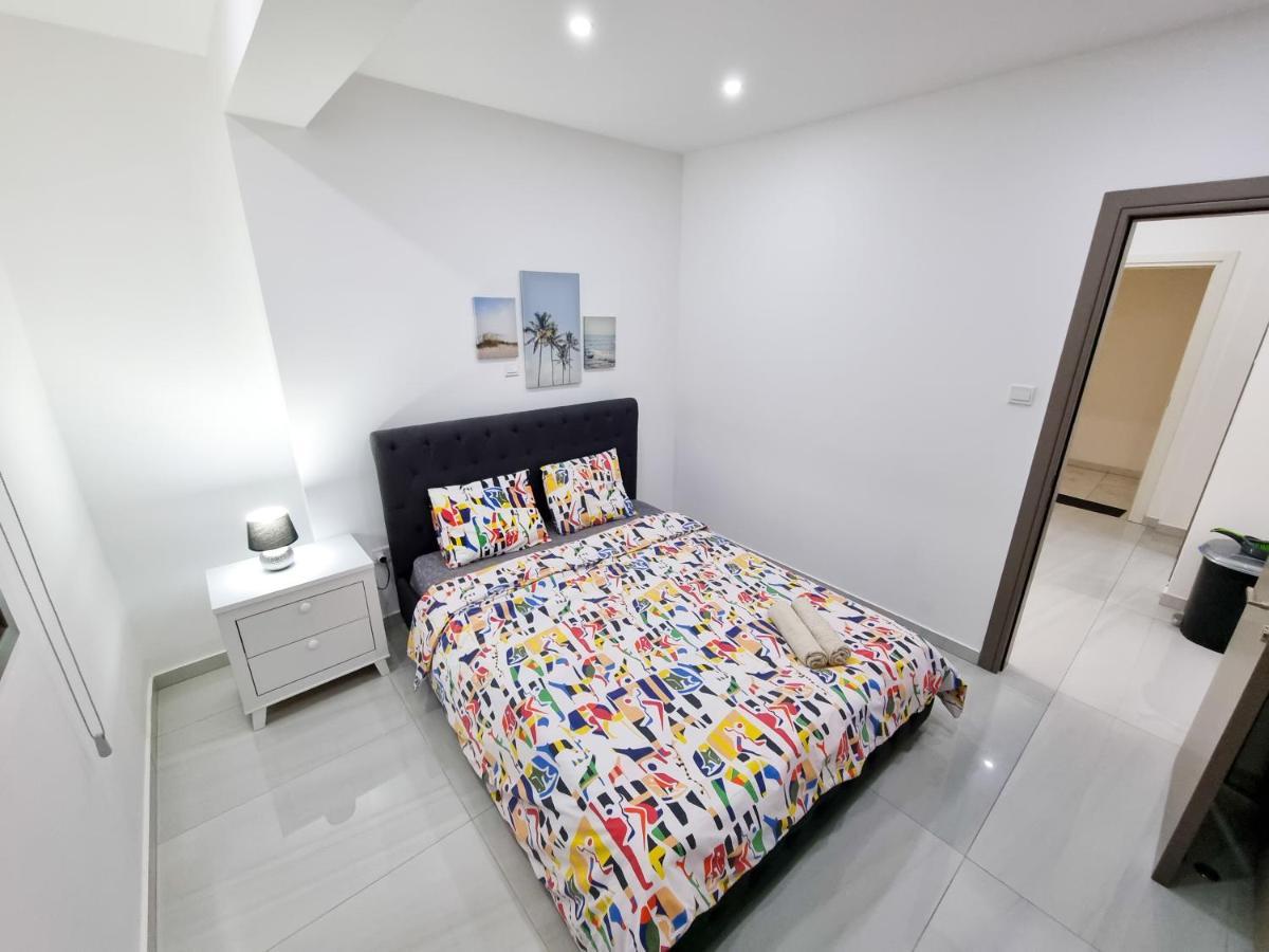 Sea La Vie Seaview Apartment Larnaca Extérieur photo